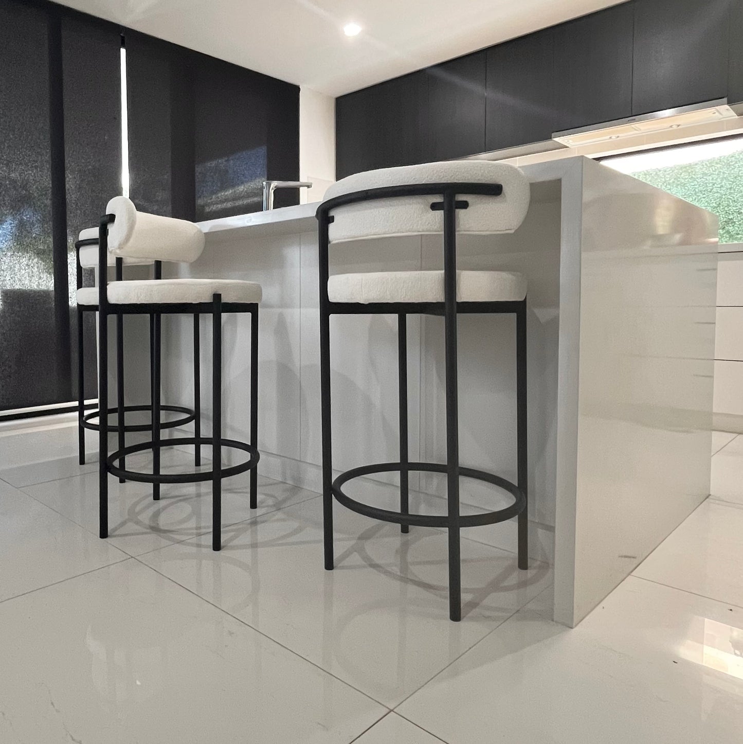 Onyx Round Bar Stool - Black