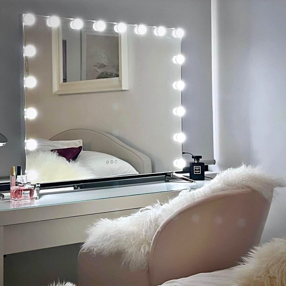 HOLLYWOOD GLAM LED VANITY MAKEUP MIRROR - BLUETOOTH - LGE