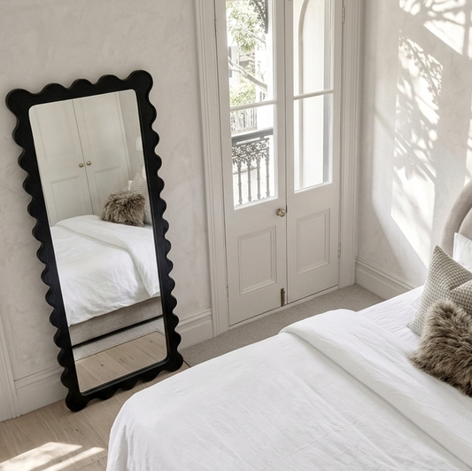 Freya Scallop Mirror – Black